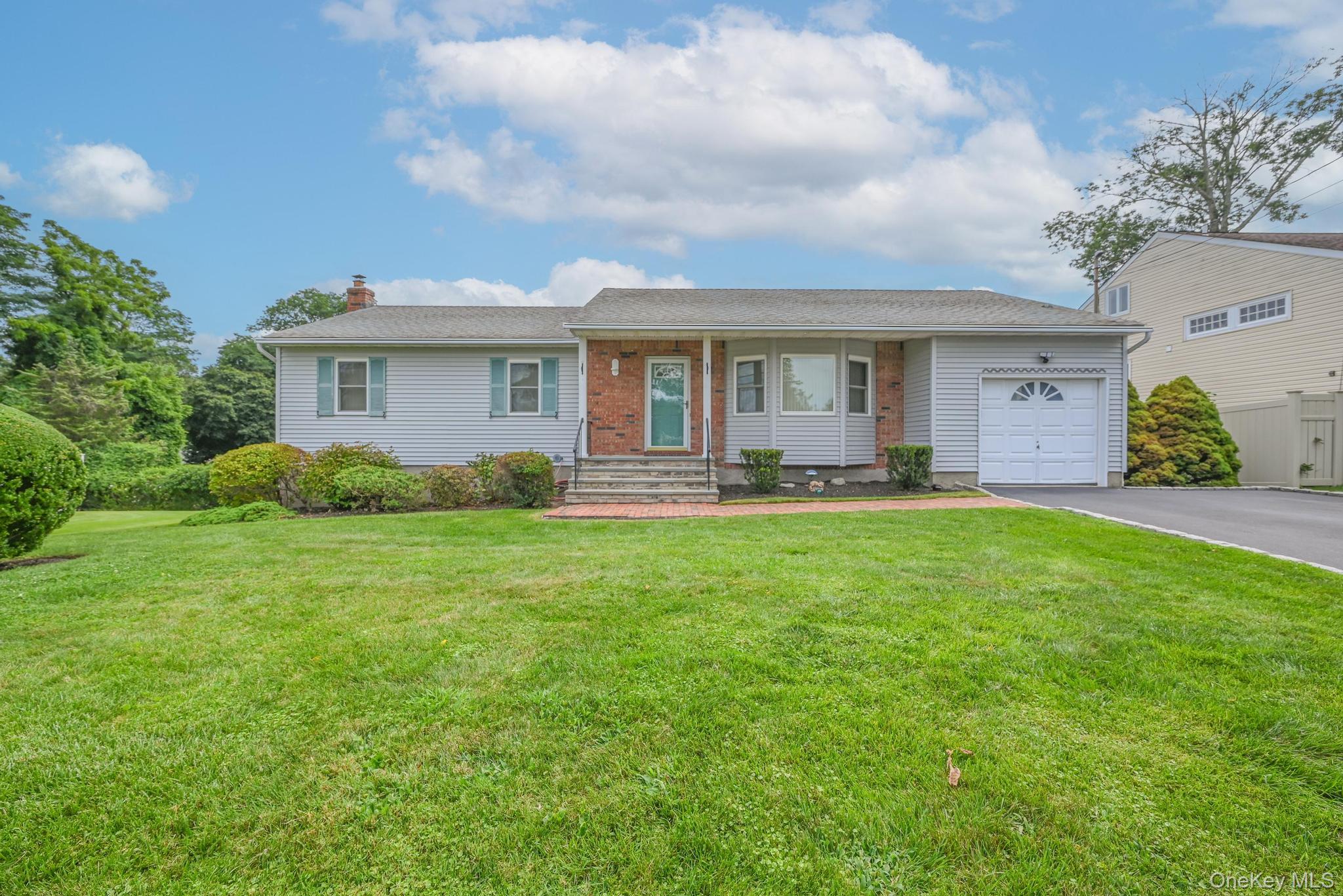 59 Rosewood Road, Kings Park, NY 11754