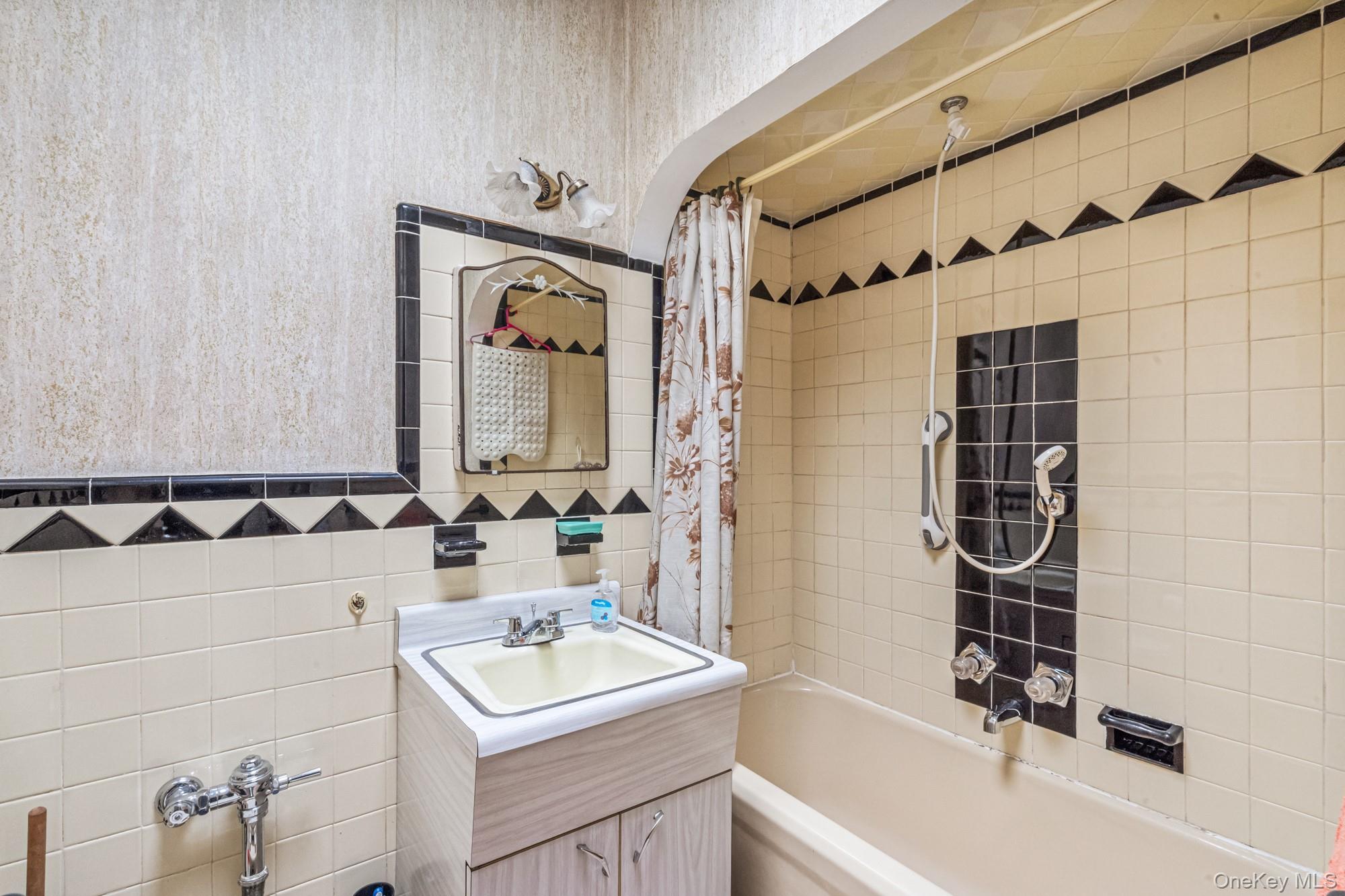 53-31 37th Road, Woodside, NY 11377