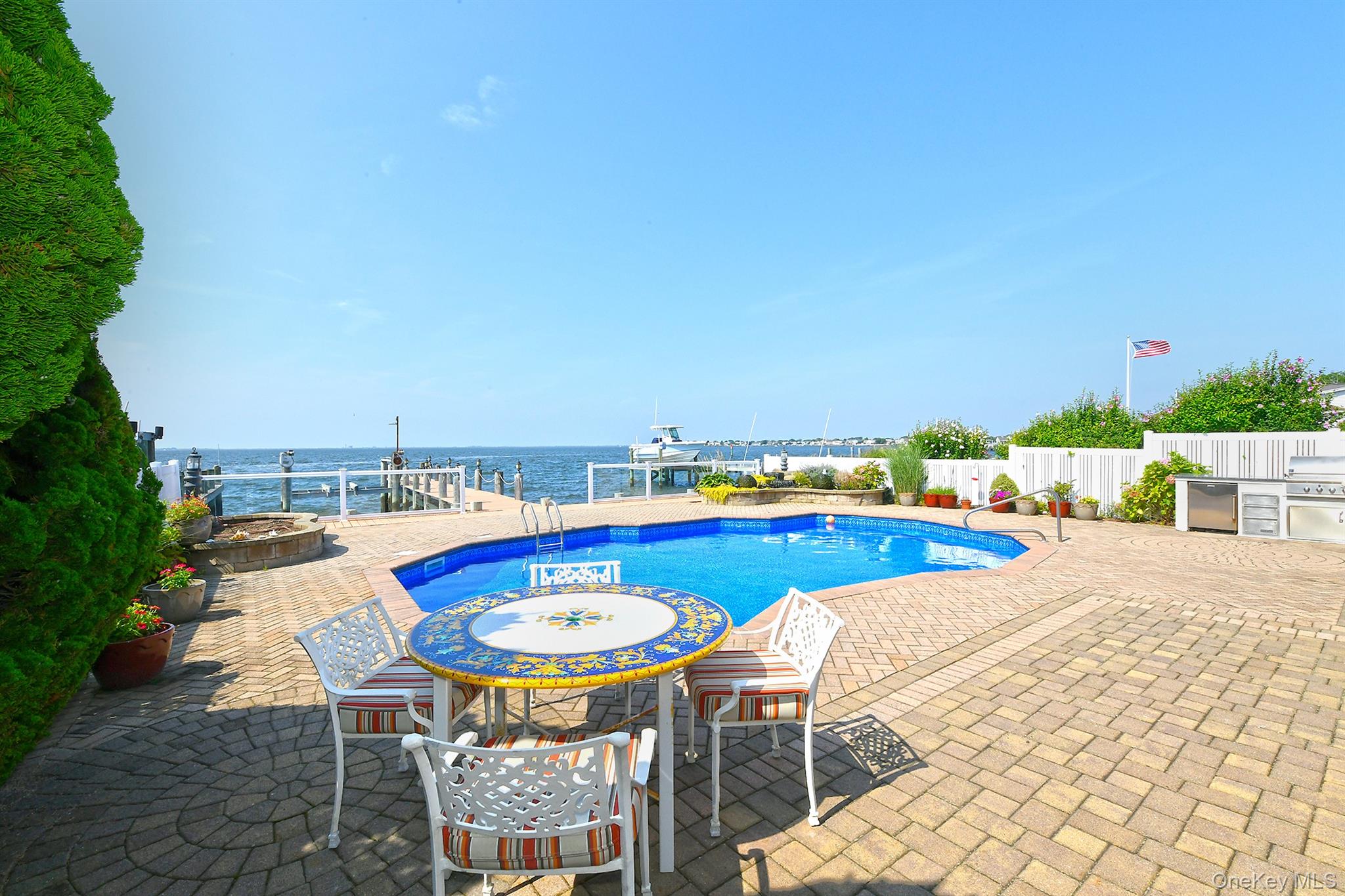 83 Fairwater Avenue, Massapequa, NY 11758