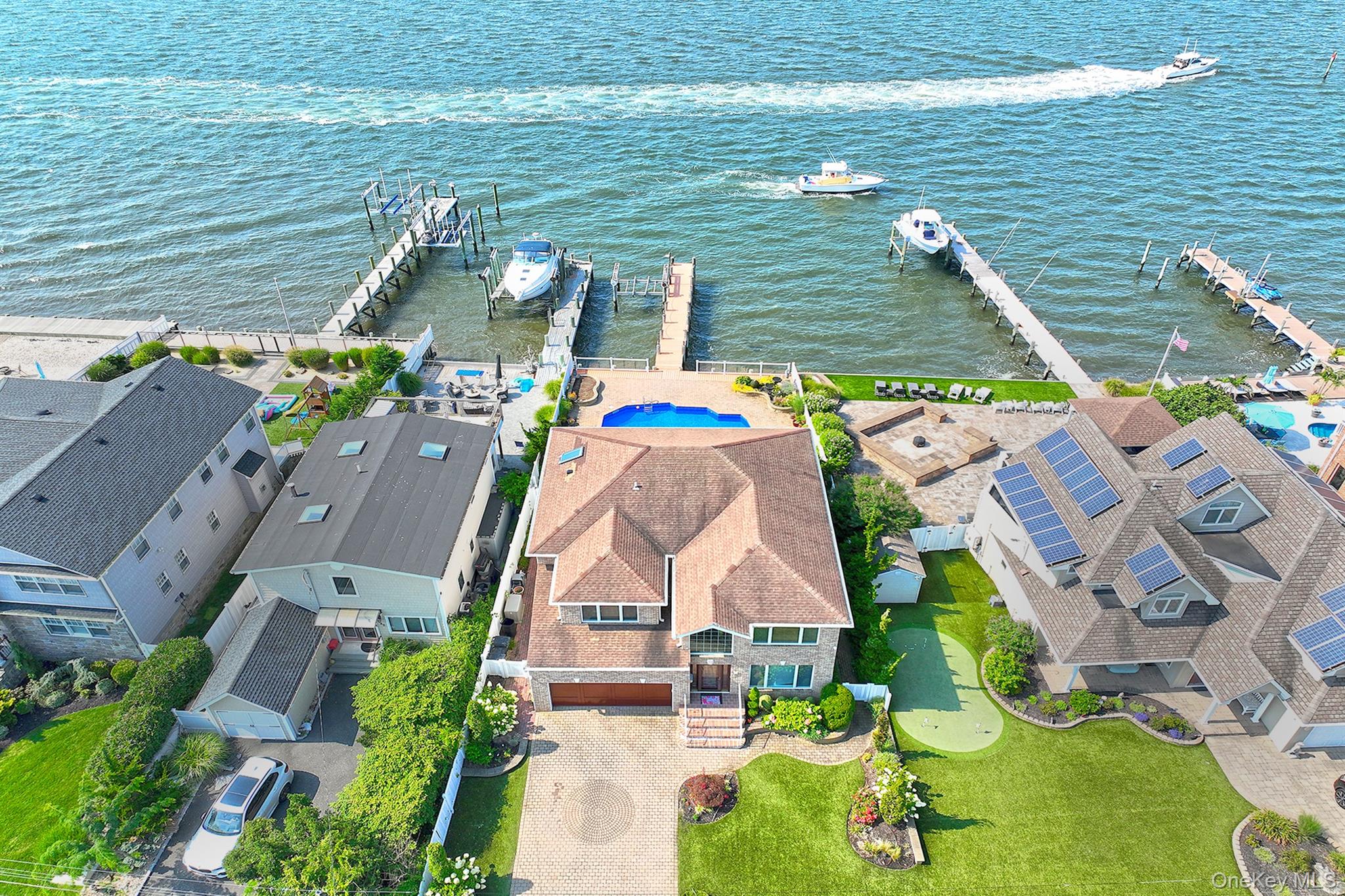 83 Fairwater Avenue, Massapequa, NY 11758