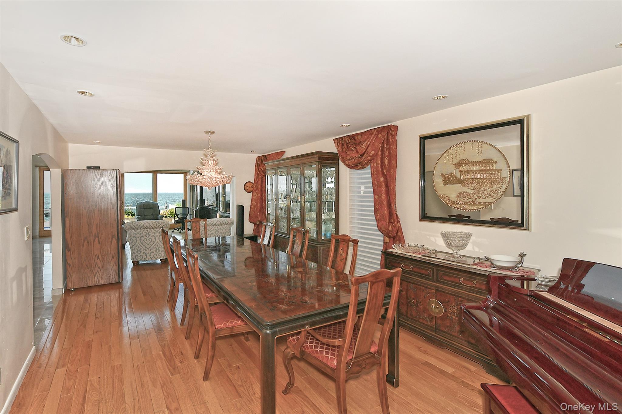 83 Fairwater Avenue, Massapequa, NY 11758