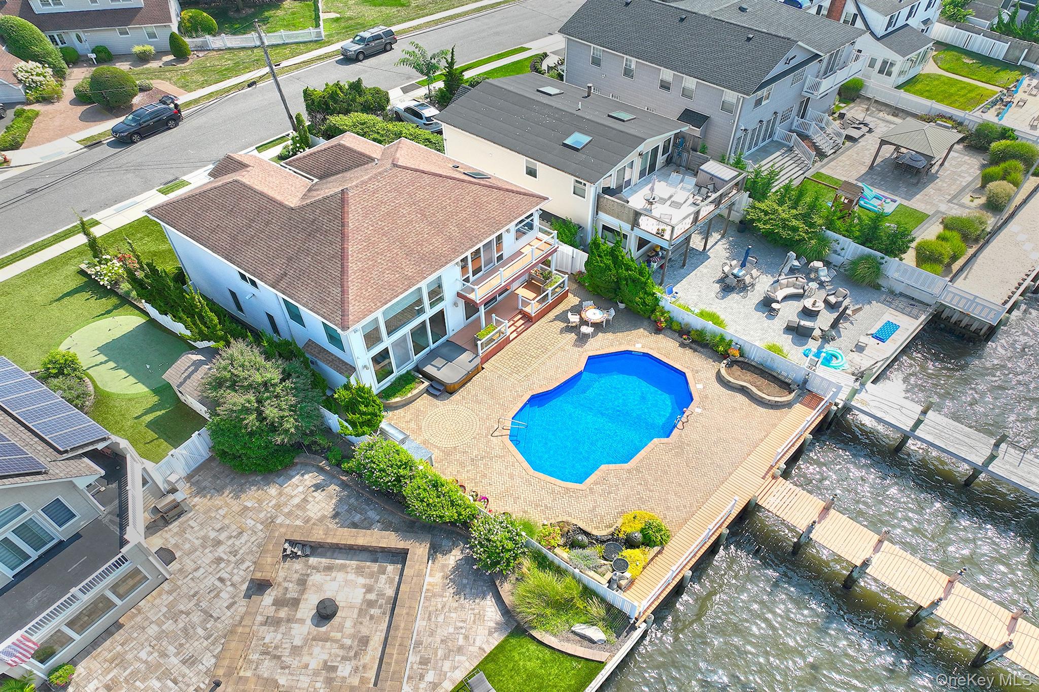 83 Fairwater Avenue, Massapequa, NY 11758