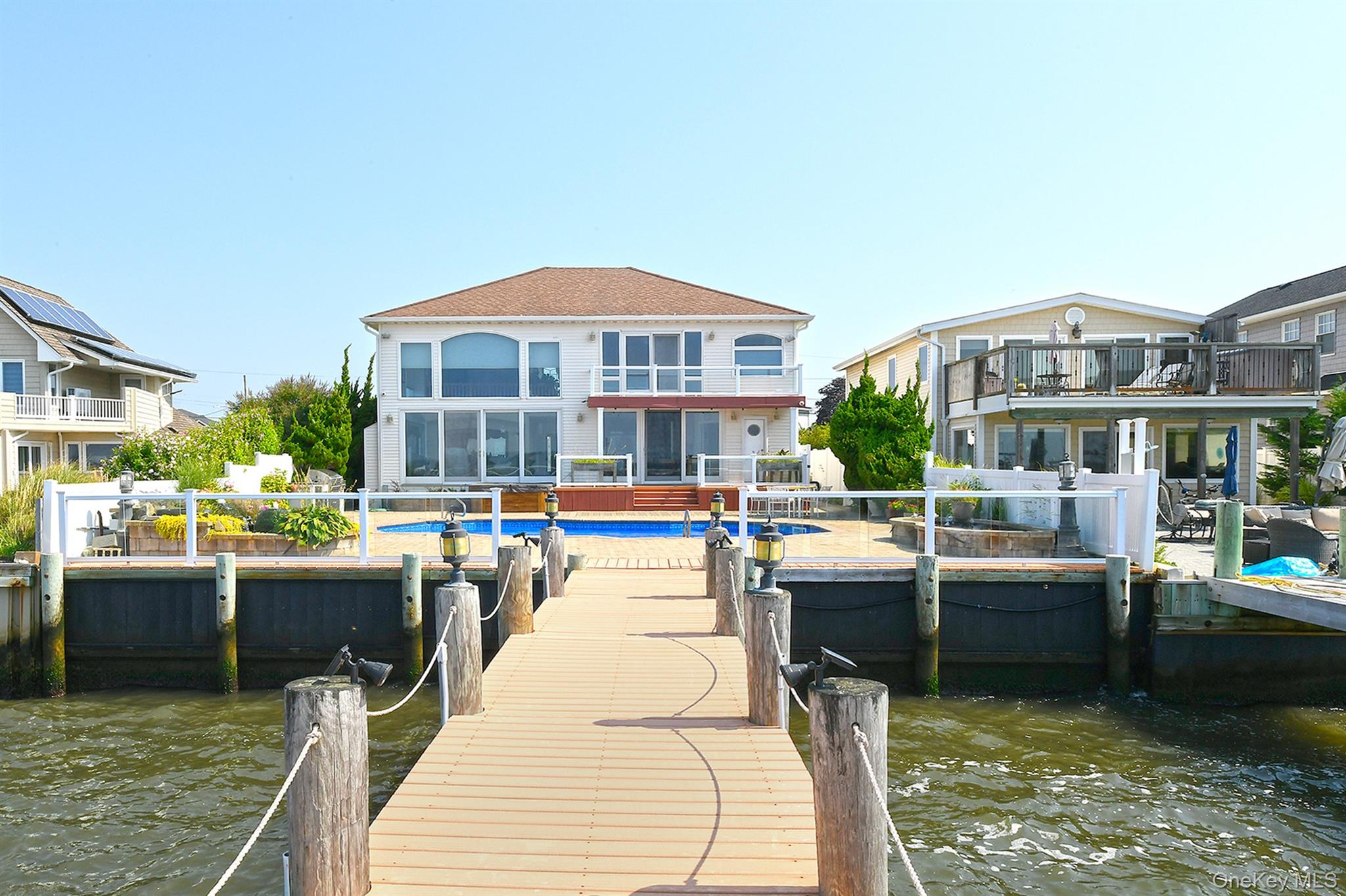 83 Fairwater Avenue, Massapequa, NY 11758