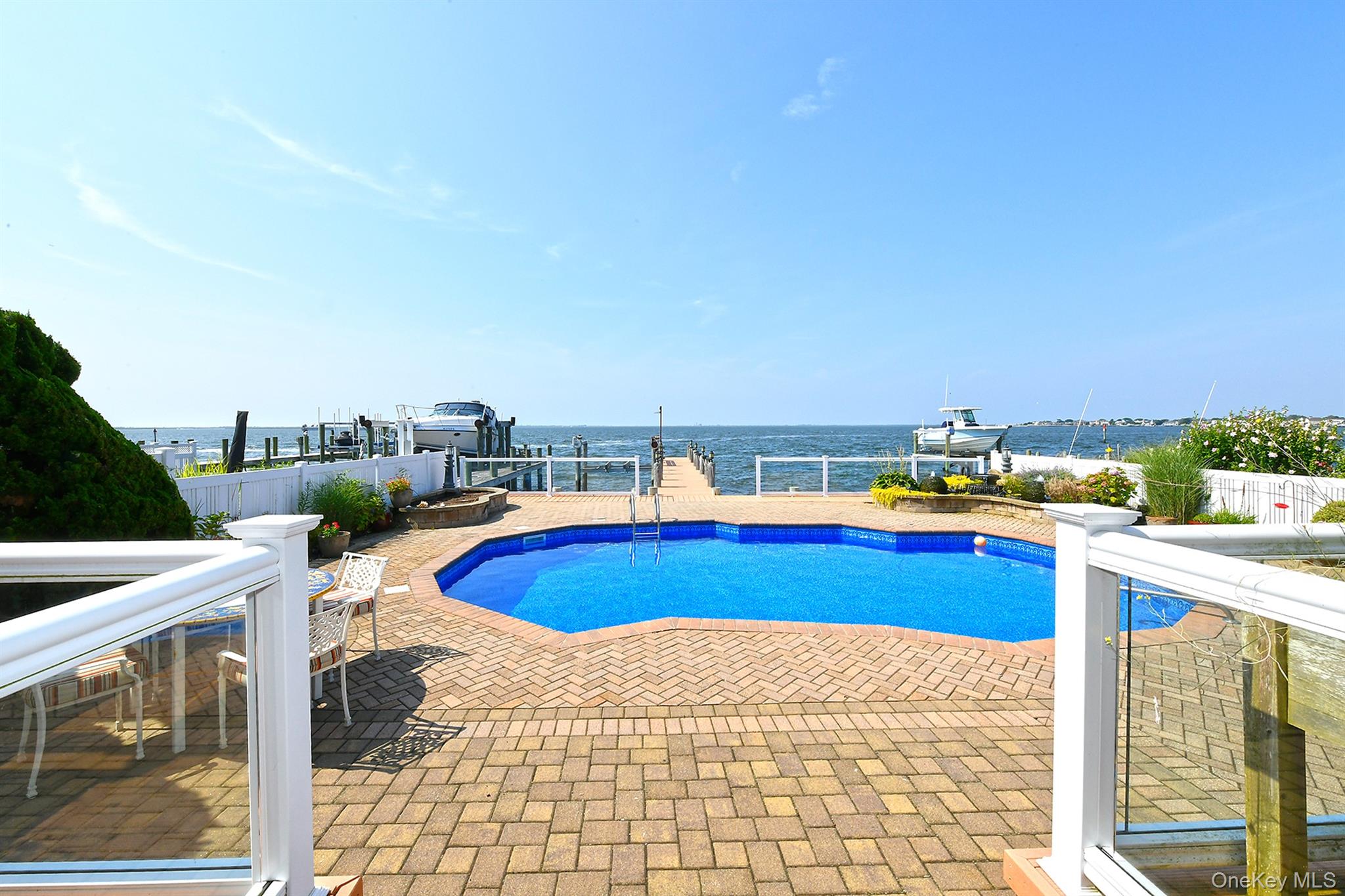 83 Fairwater Avenue, Massapequa, NY 11758