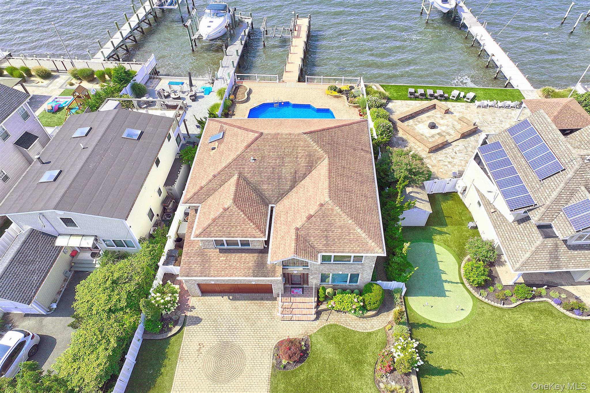 83 Fairwater Avenue, Massapequa, NY 11758