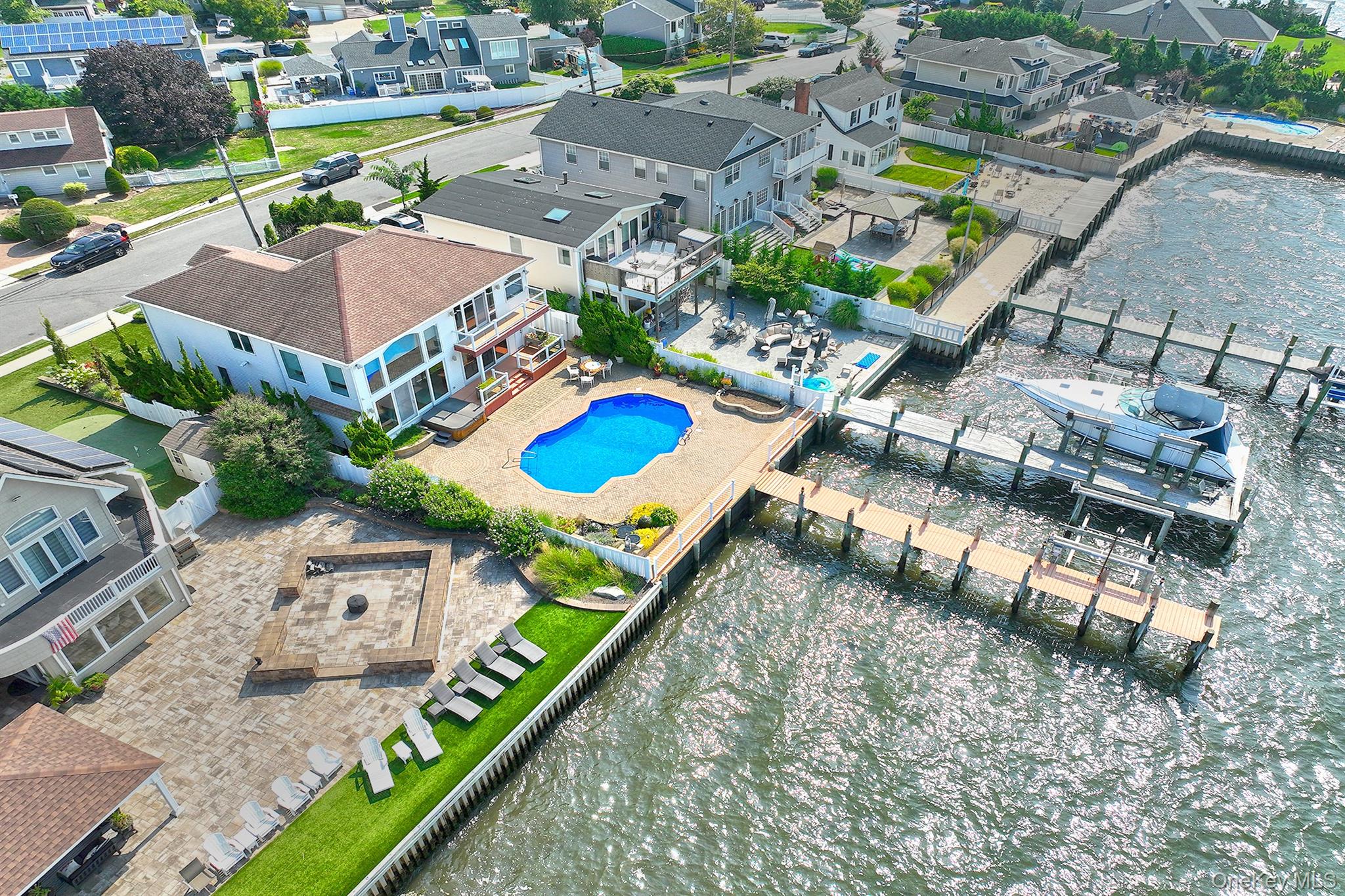 83 Fairwater Avenue, Massapequa, NY 11758