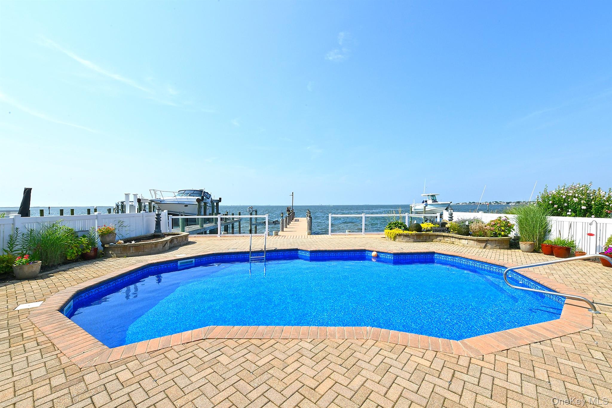 83 Fairwater Avenue, Massapequa, NY 11758