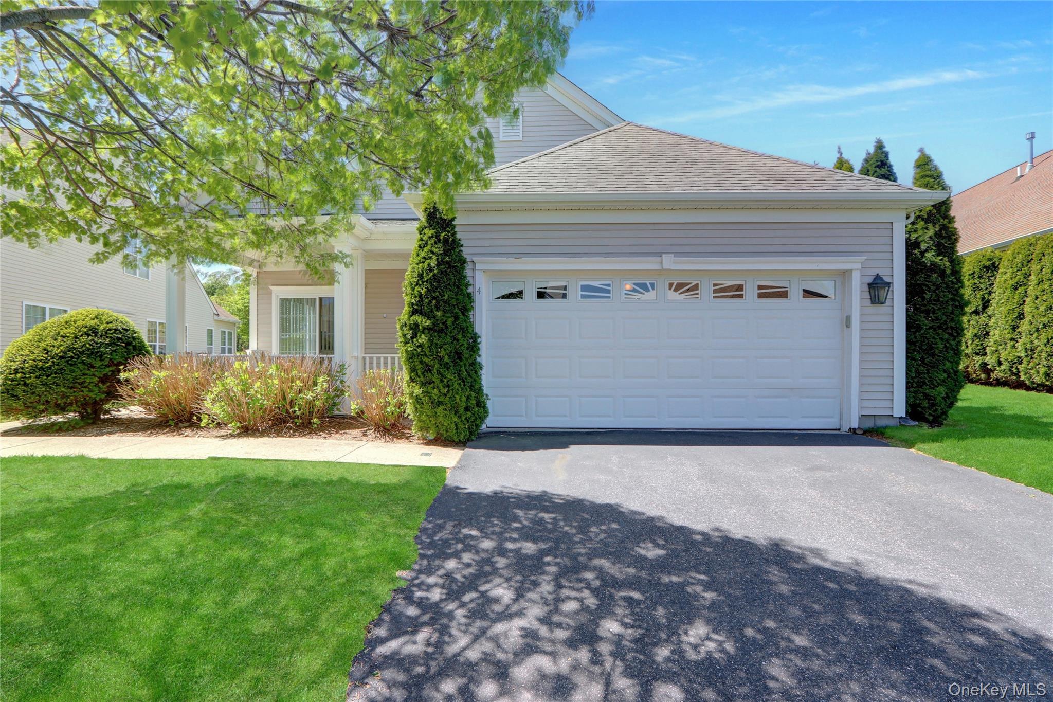 4 Oakhurst Court, Mount Sinai, NY 11766