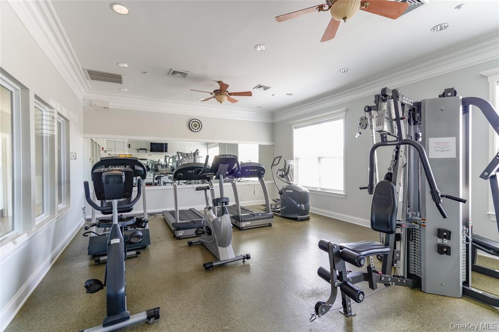 4 Oakhurst Court, Mount Sinai, NY 11766