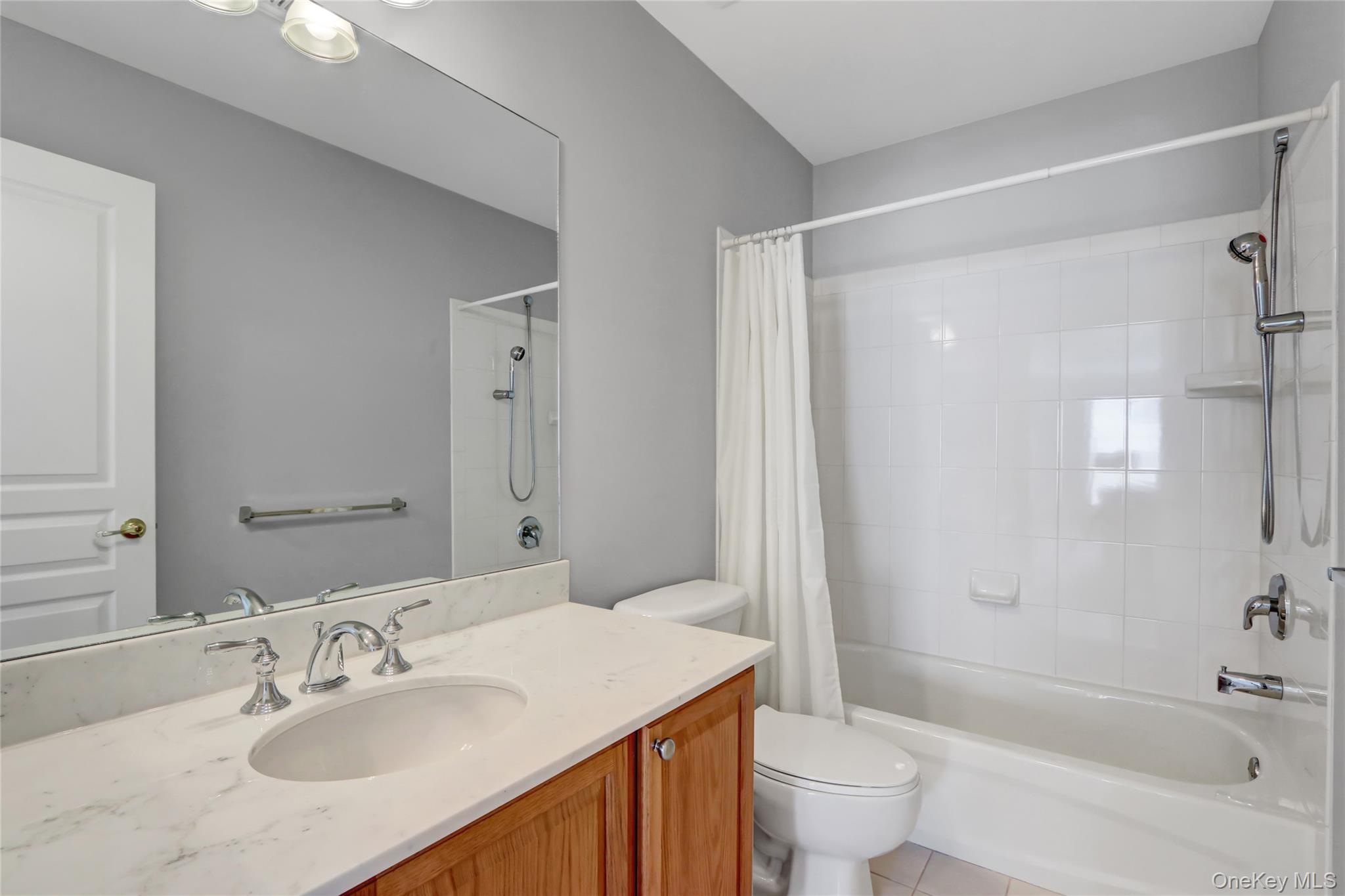 4 Oakhurst Court, Mount Sinai, NY 11766