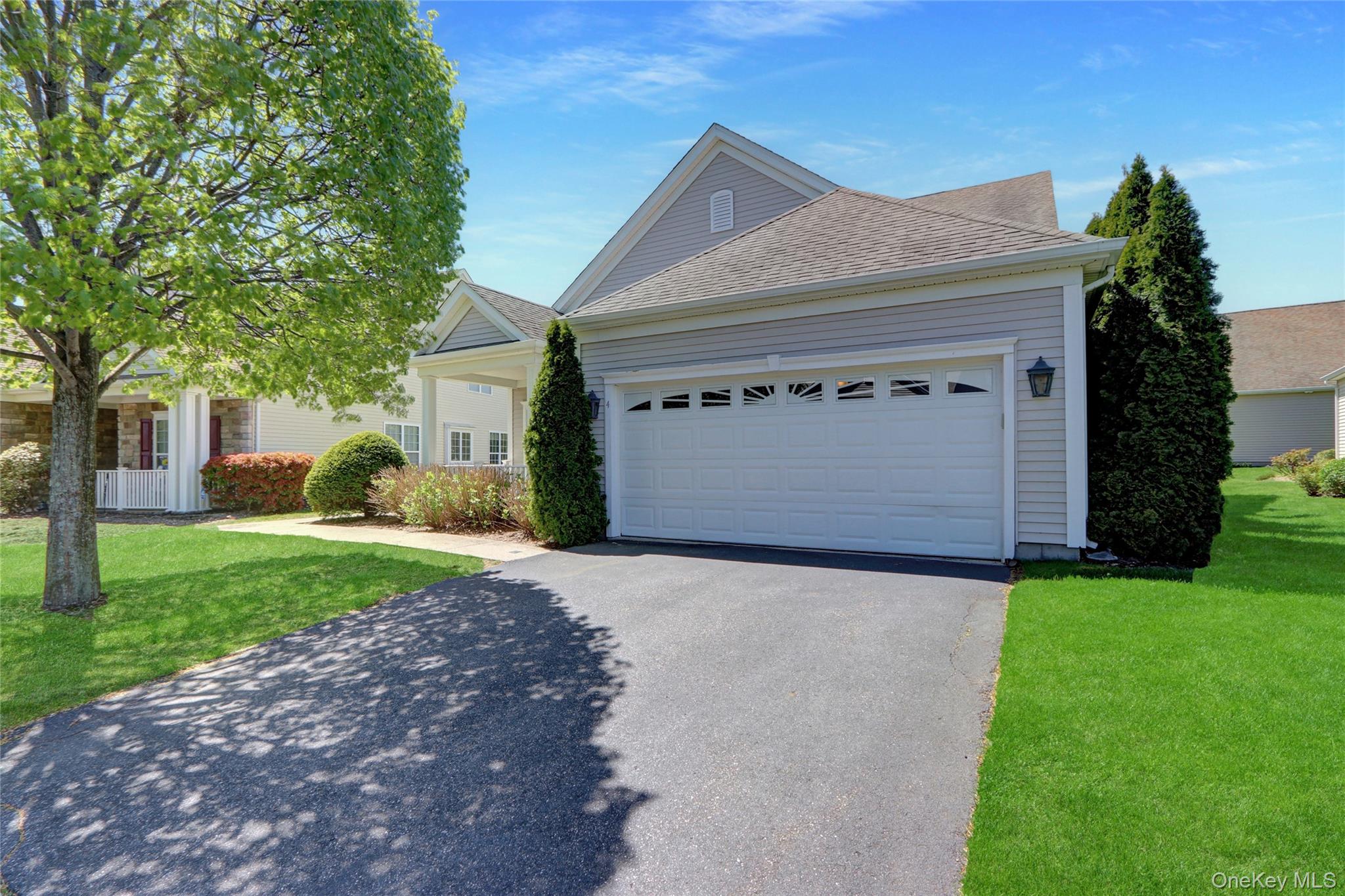 4 Oakhurst Court, Mount Sinai, NY 11766