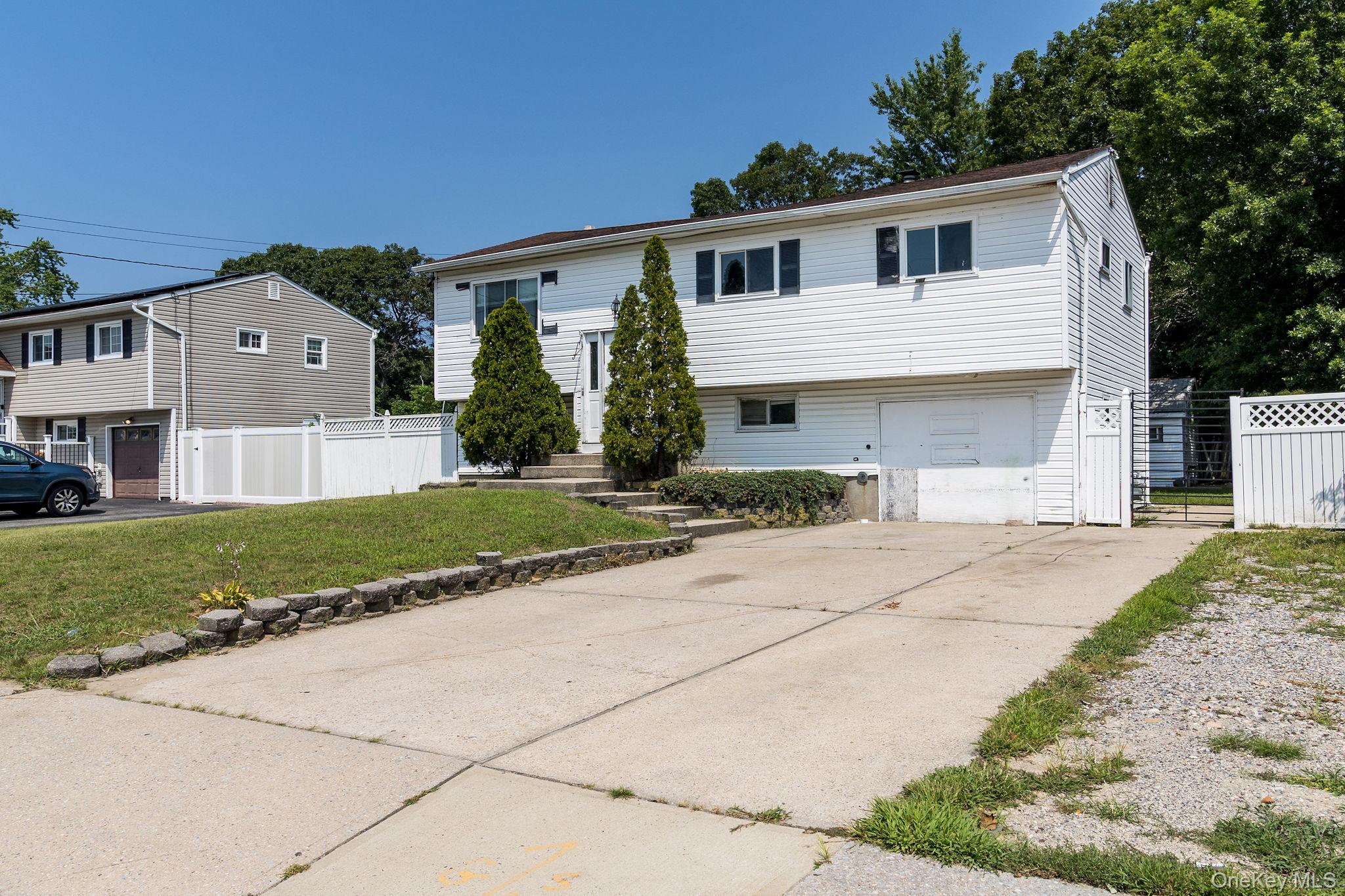 501 Hawkins Road, Selden, NY 11784