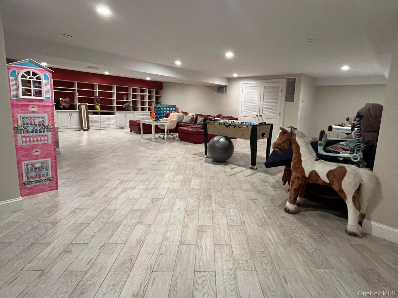 302 Hewlett Neck Road, Woodmere, NY 11598