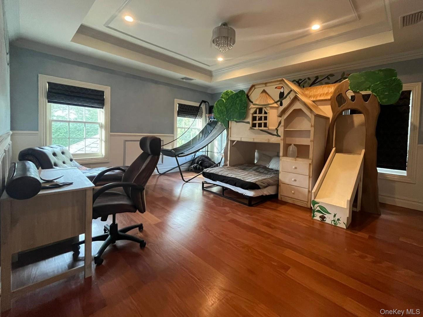 302 Hewlett Neck Road, Woodmere, NY 11598