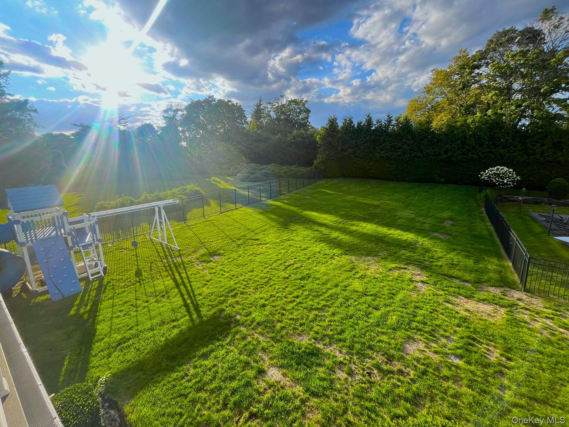 302 Hewlett Neck Road, Woodmere, NY 11598