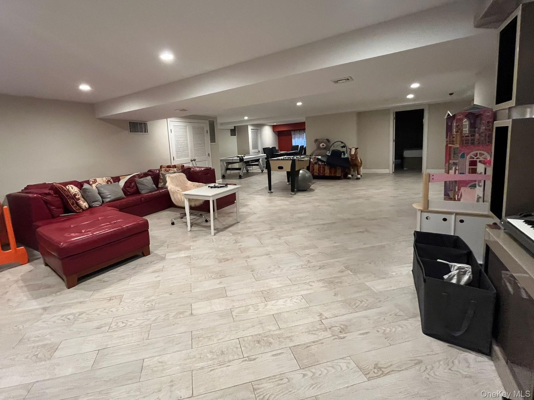 302 Hewlett Neck Road, Woodmere, NY 11598