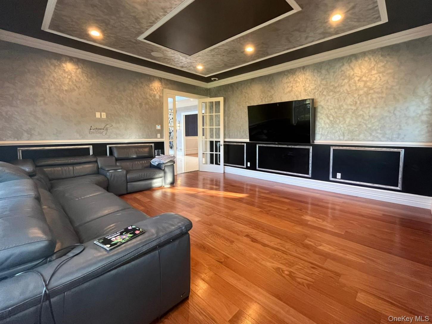 302 Hewlett Neck Road, Woodmere, NY 11598