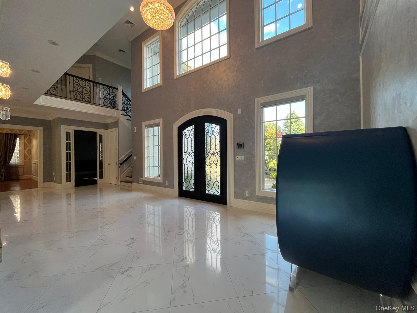 302 Hewlett Neck Road, Woodmere, NY 11598