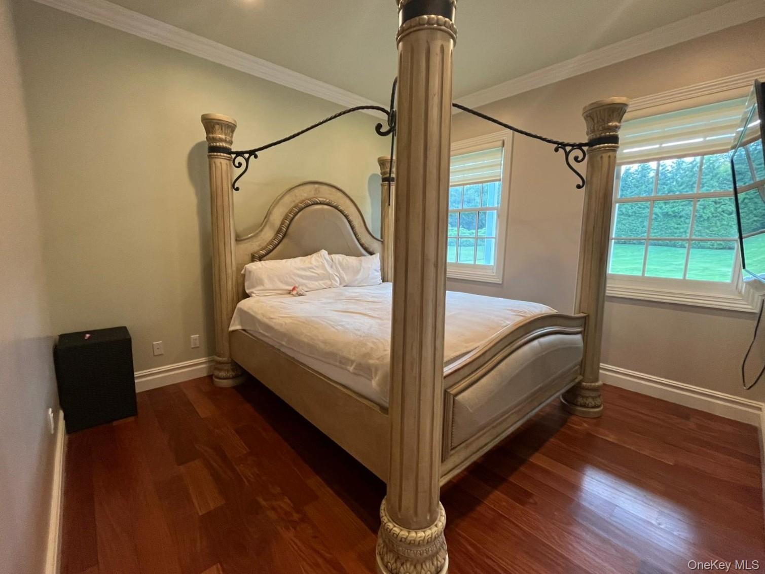 302 Hewlett Neck Road, Woodmere, NY 11598