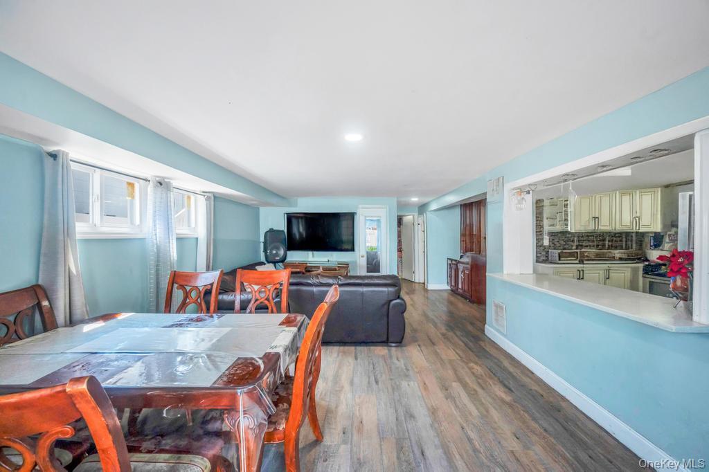 30 Sutton Street, Hempstead, NY 11550