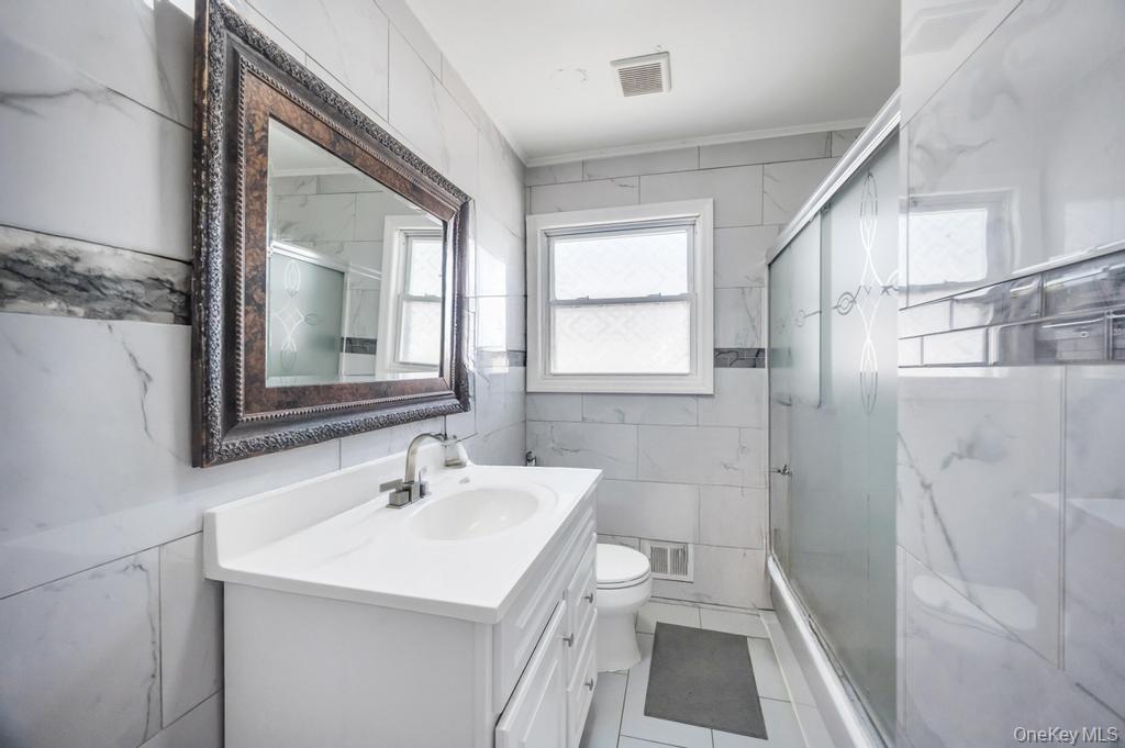 30 Sutton Street, Hempstead, NY 11550