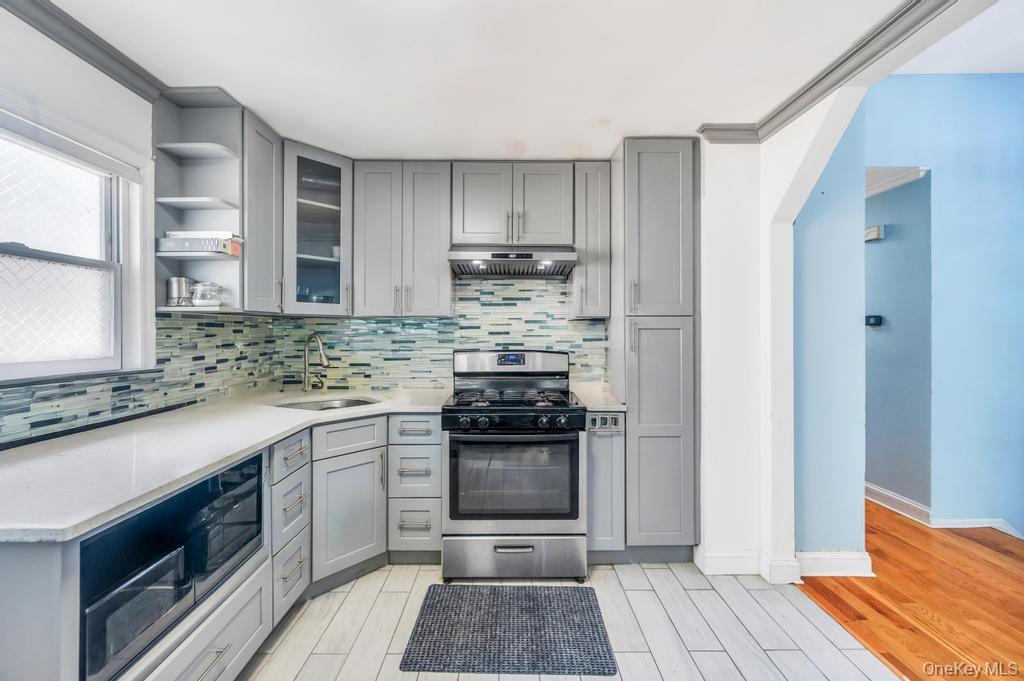 30 Sutton Street, Hempstead, NY 11550