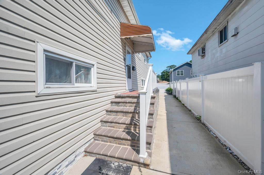 30 Sutton Street, Hempstead, NY 11550