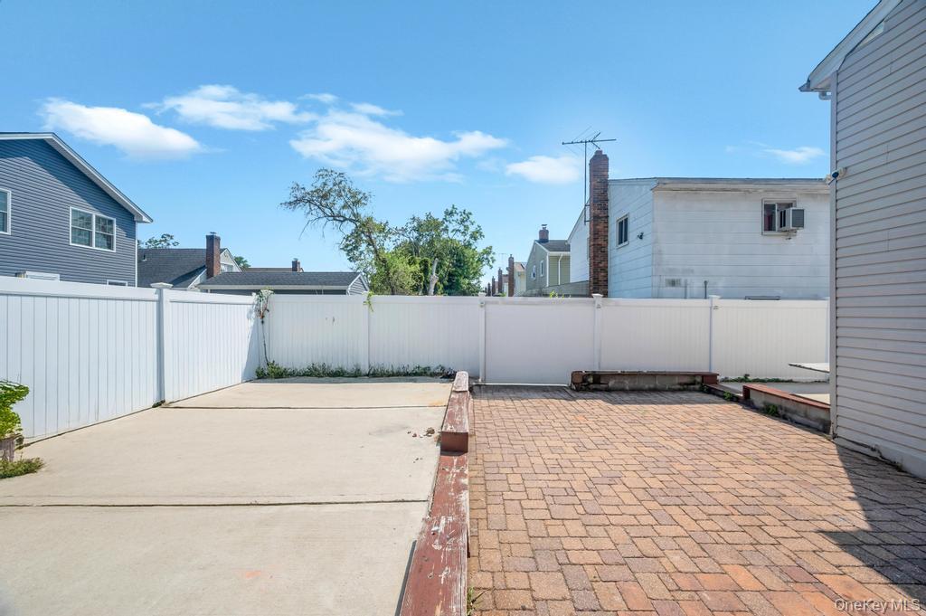 30 Sutton Street, Hempstead, NY 11550