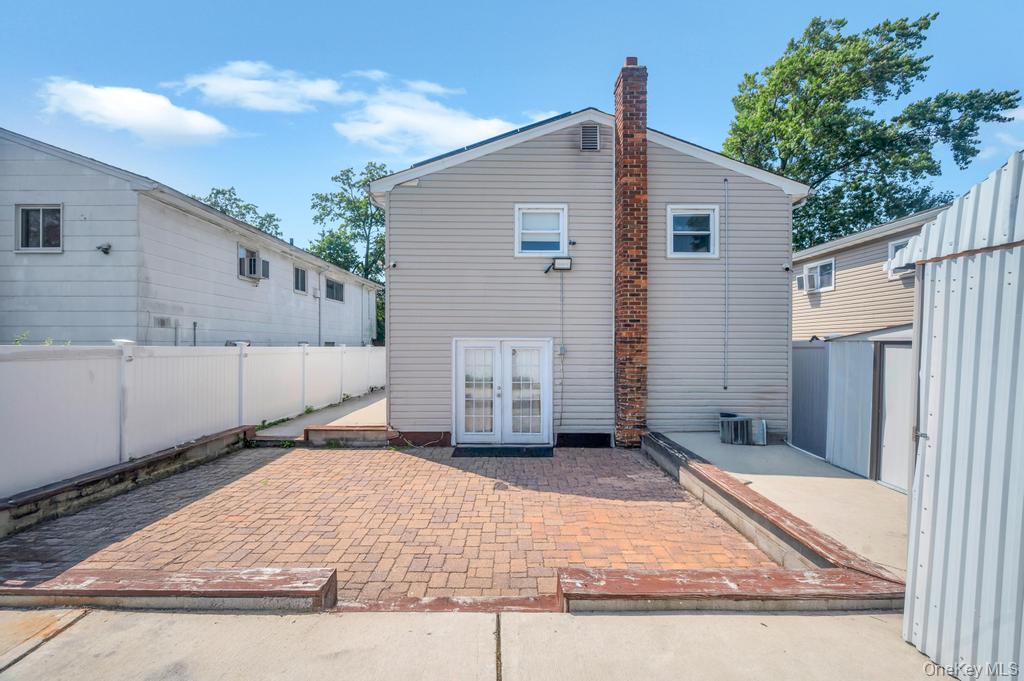 30 Sutton Street, Hempstead, NY 11550