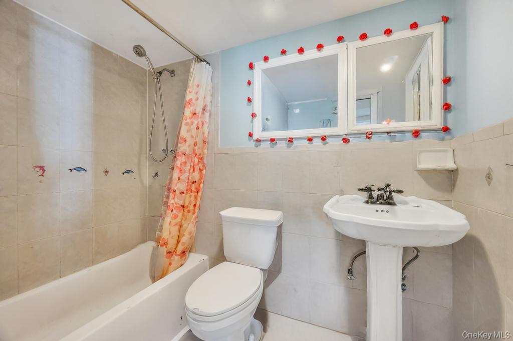 30 Sutton Street, Hempstead, NY 11550