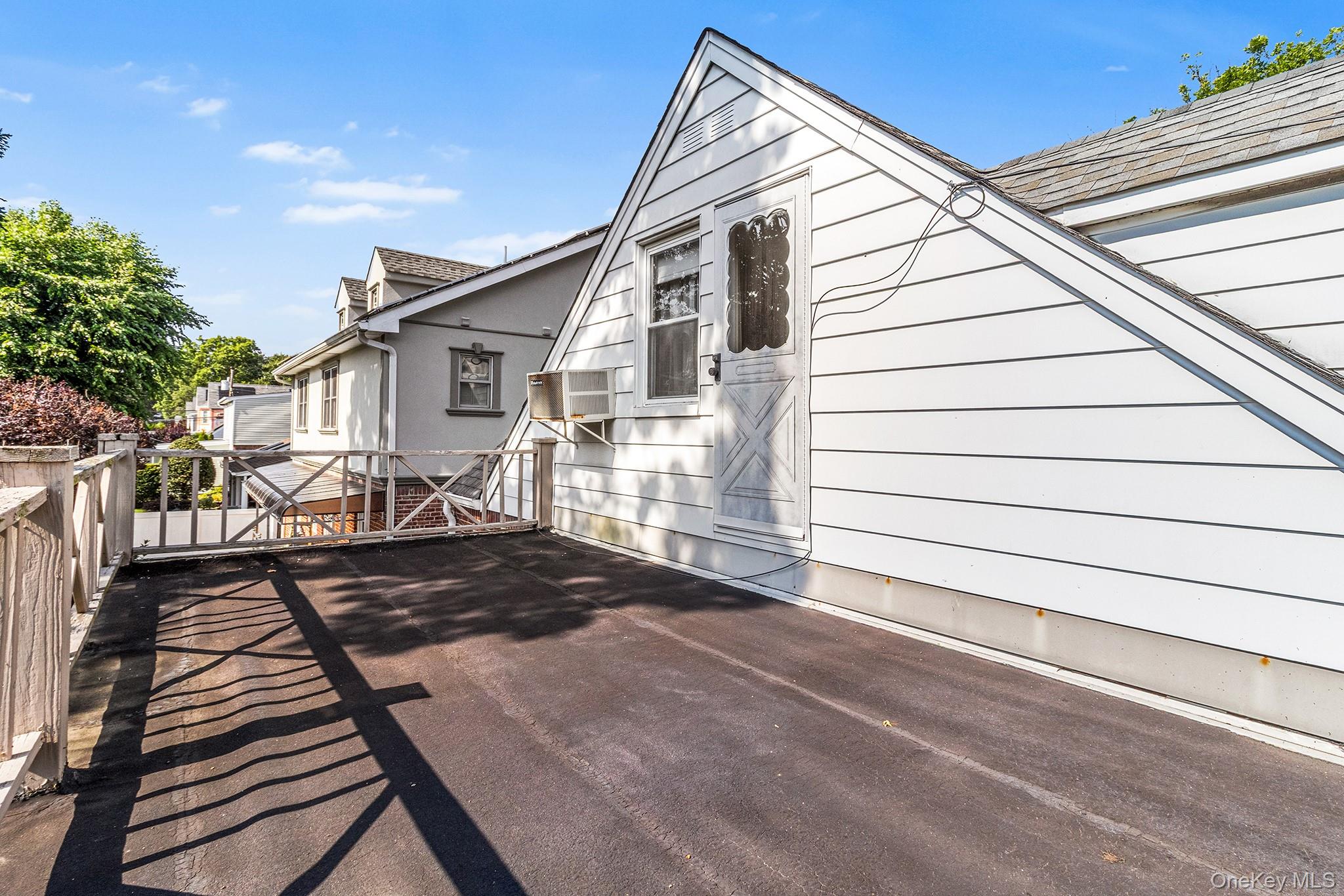 19 Dallas Avenue, New Hyde Park, NY 11040