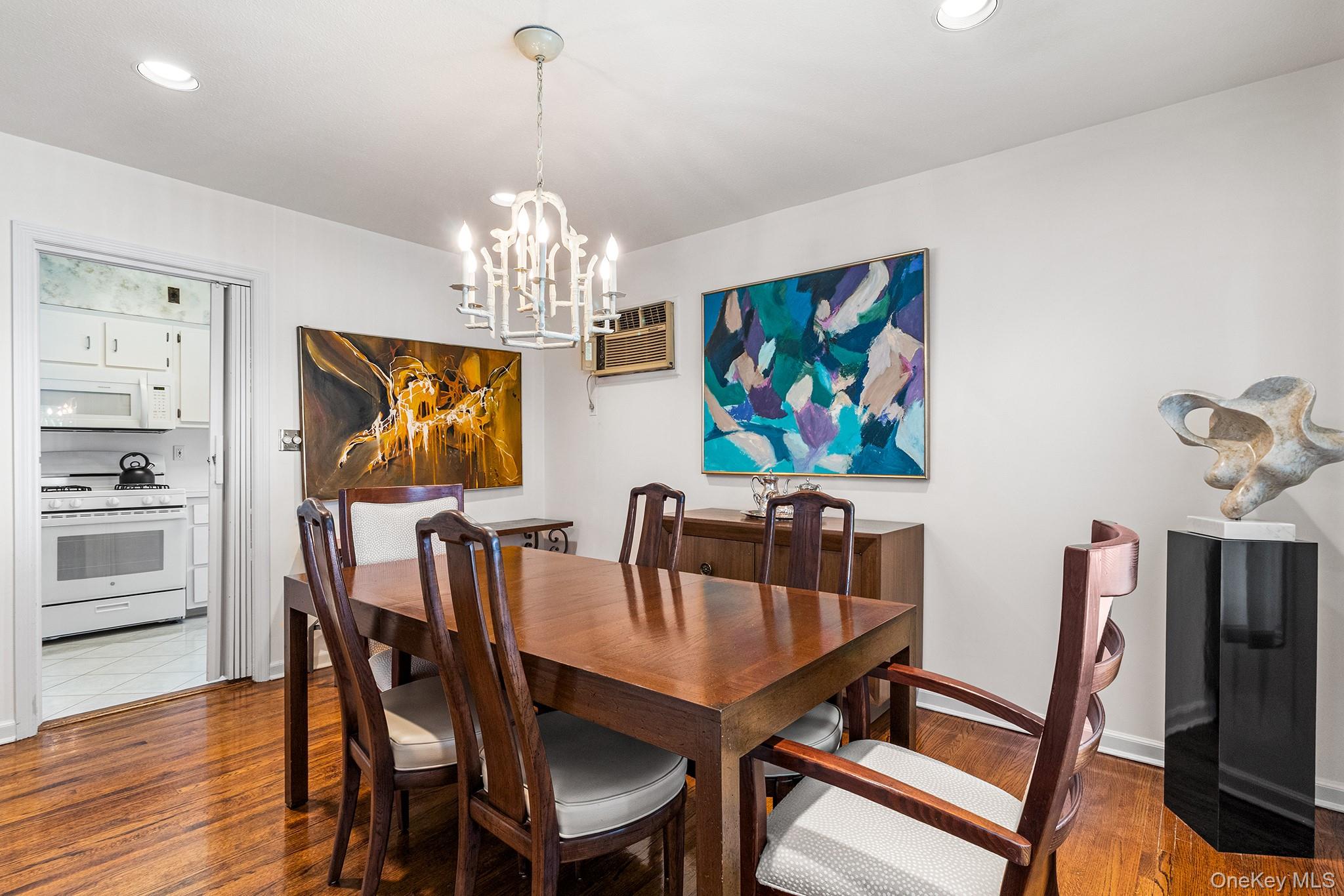 19 Dallas Avenue, New Hyde Park, NY 11040