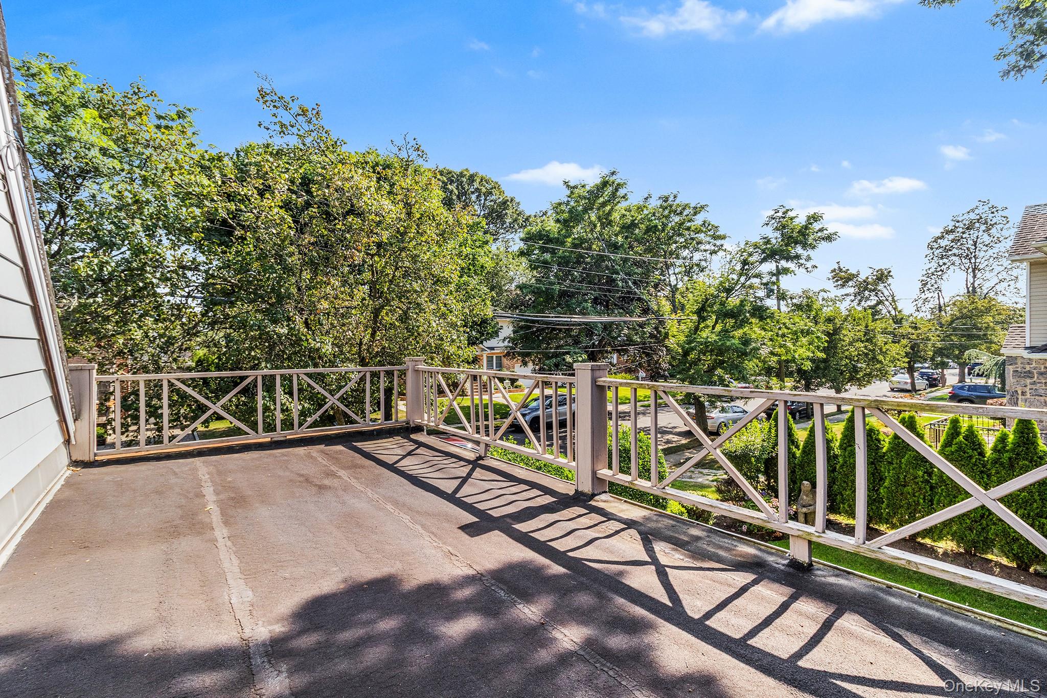 19 Dallas Avenue, New Hyde Park, NY 11040