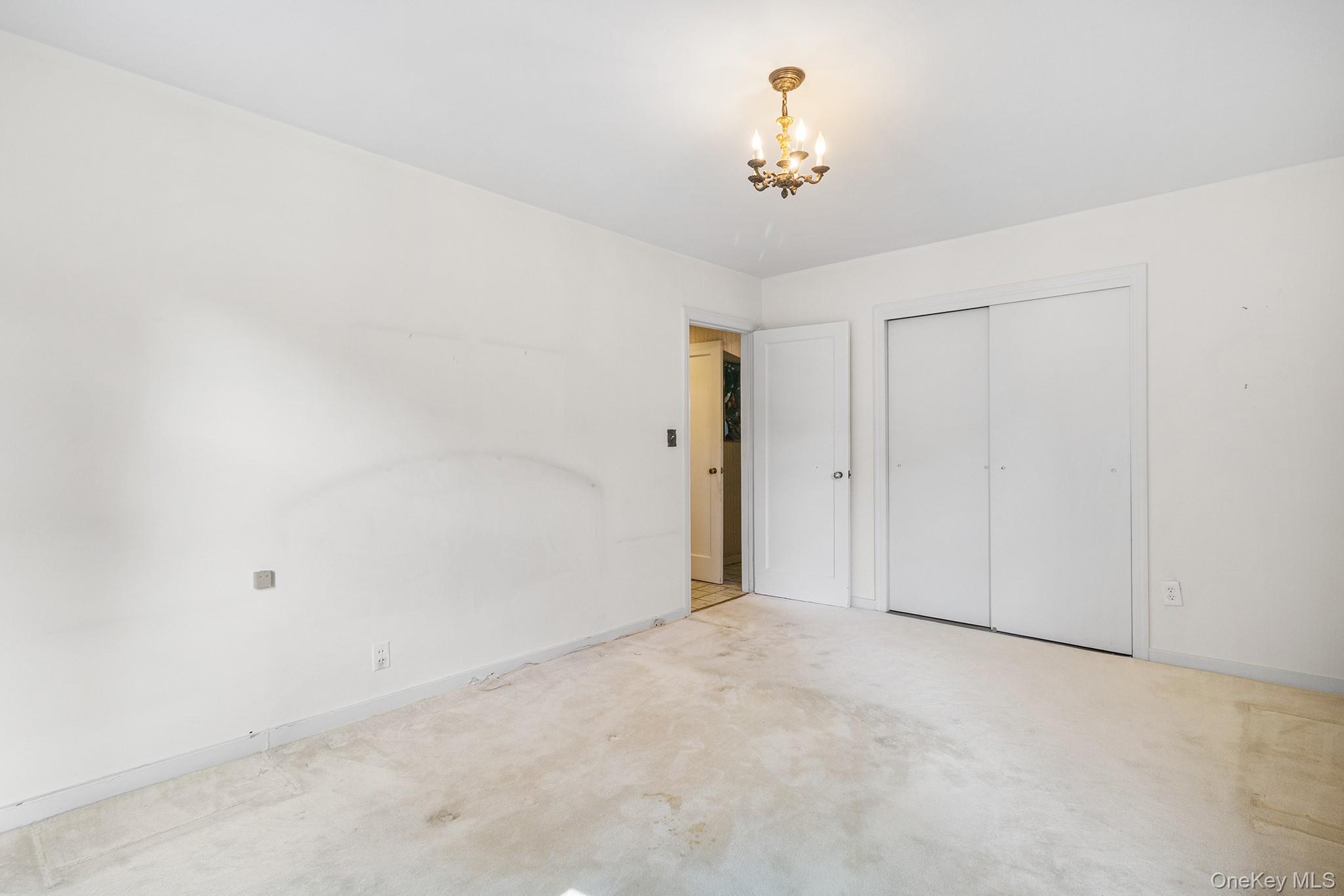 19 Dallas Avenue, New Hyde Park, NY 11040