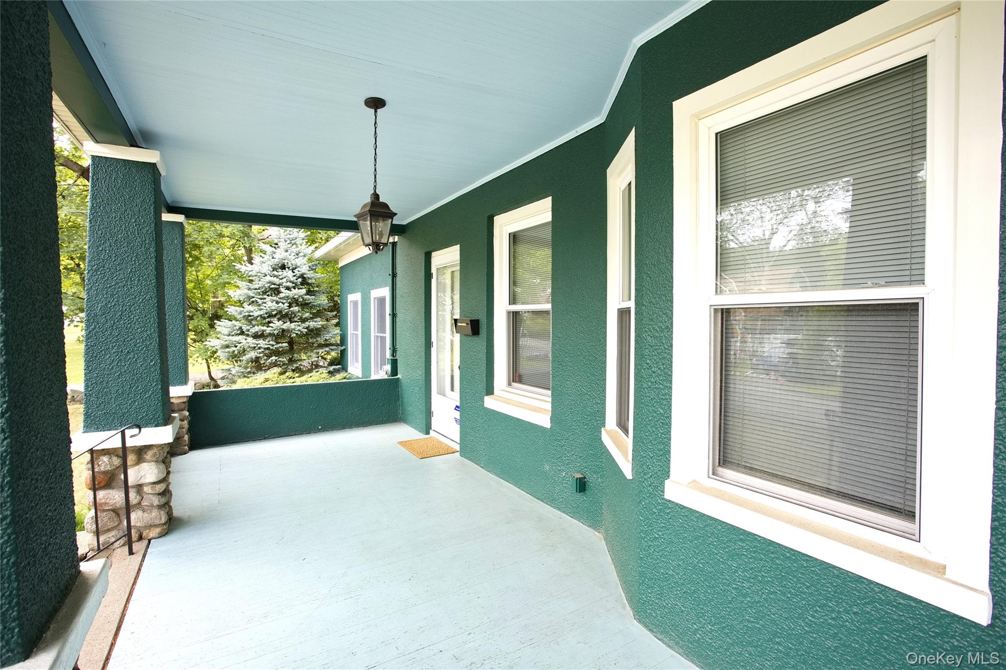 15 Pacific Avenue, Nanuet, NY 10954