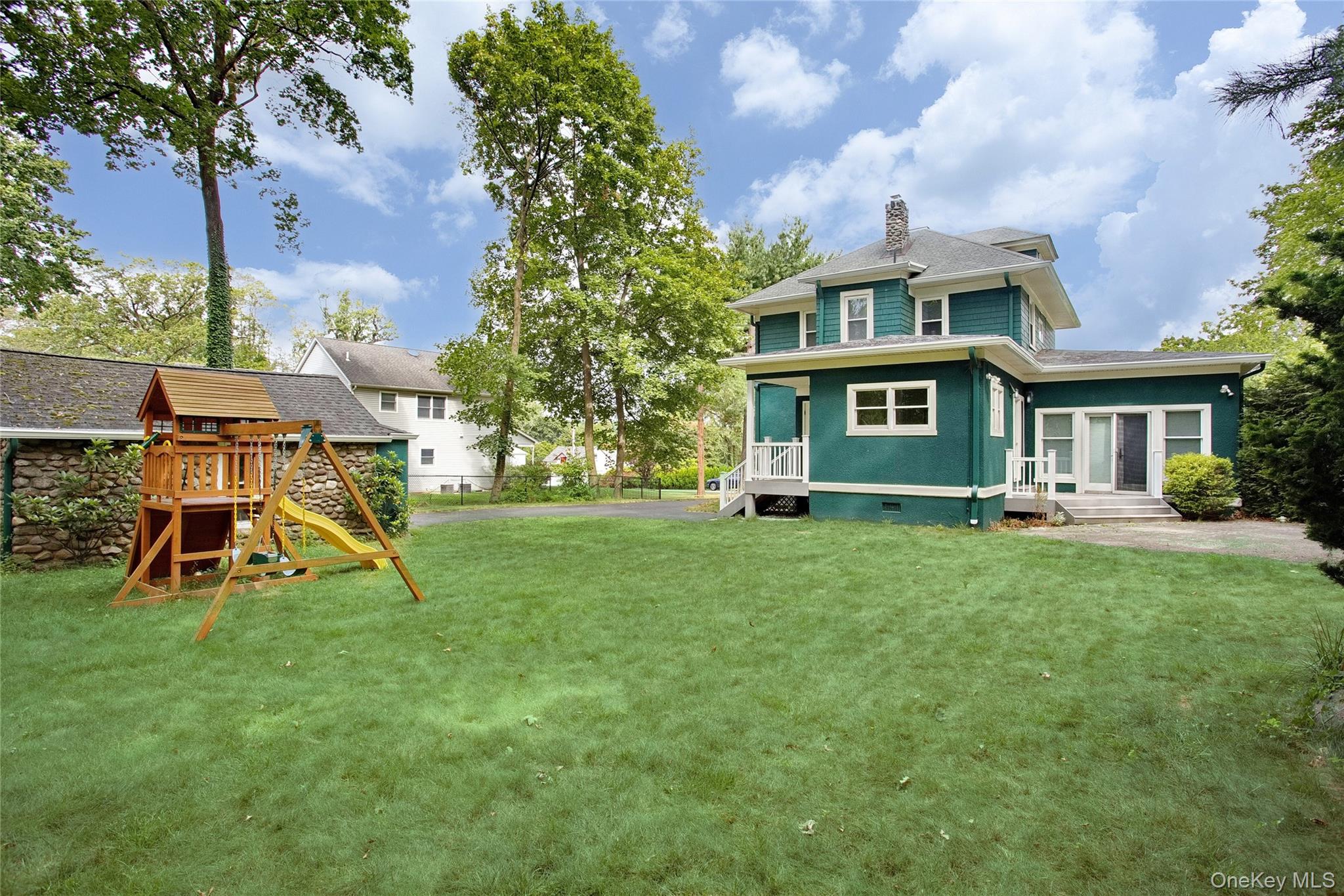 15 Pacific Avenue, Nanuet, NY 10954