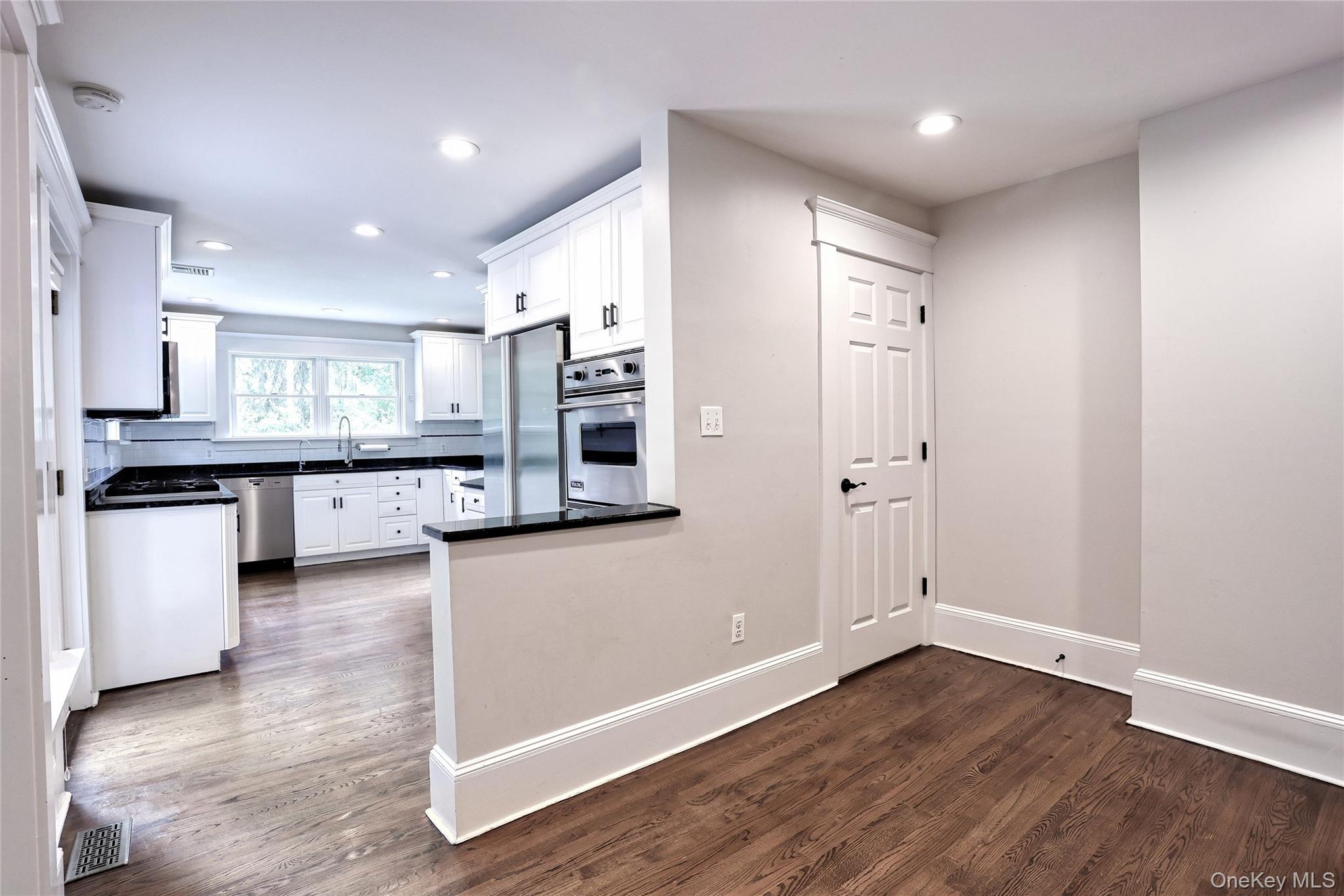 15 Pacific Avenue, Nanuet, NY 10954