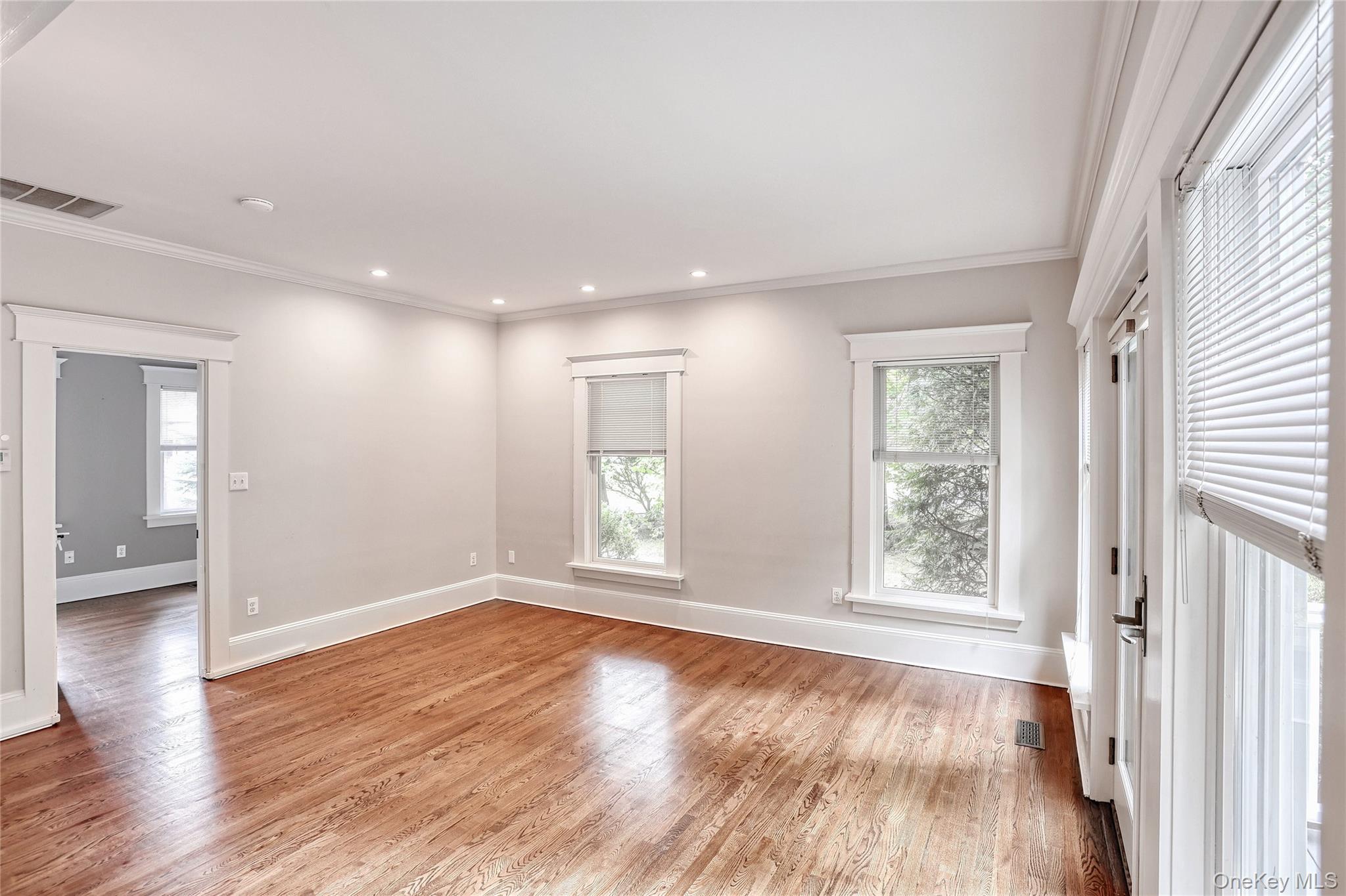 15 Pacific Avenue, Nanuet, NY 10954