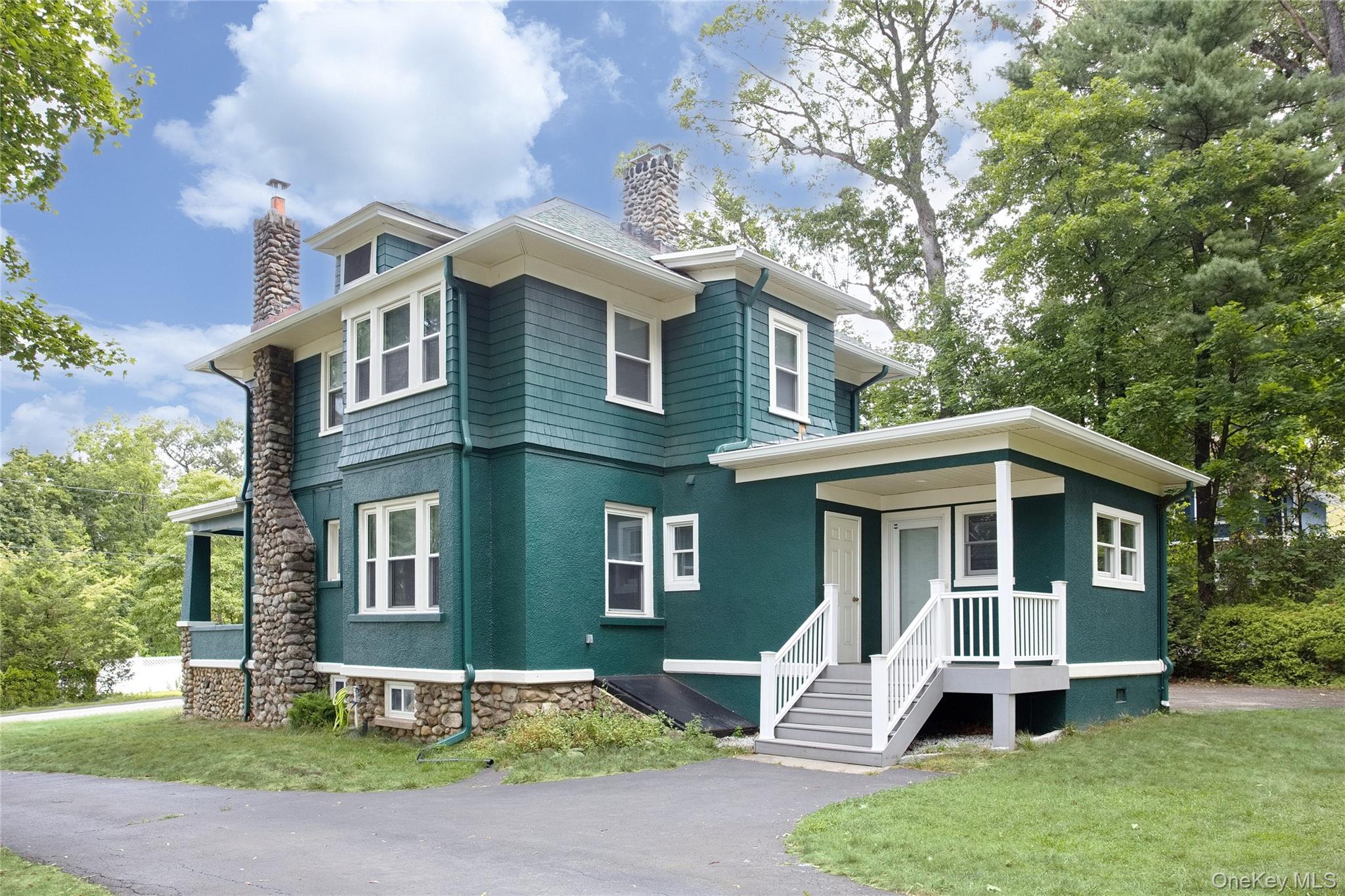 15 Pacific Avenue, Nanuet, NY 10954