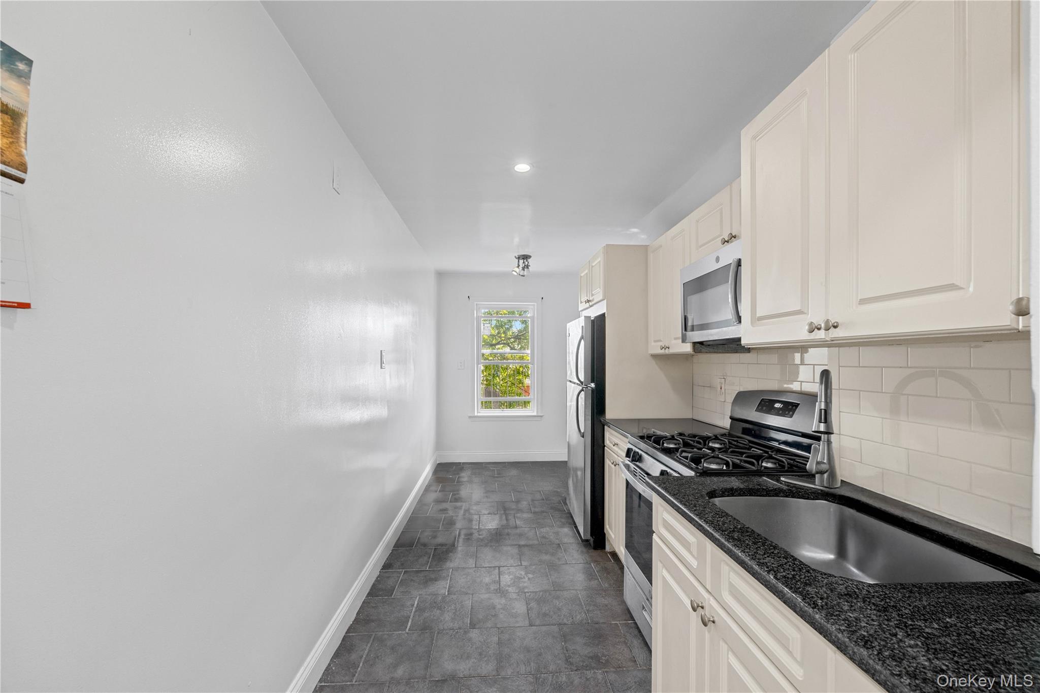 1054 Lydig Avenue, Bronx, NY 10461