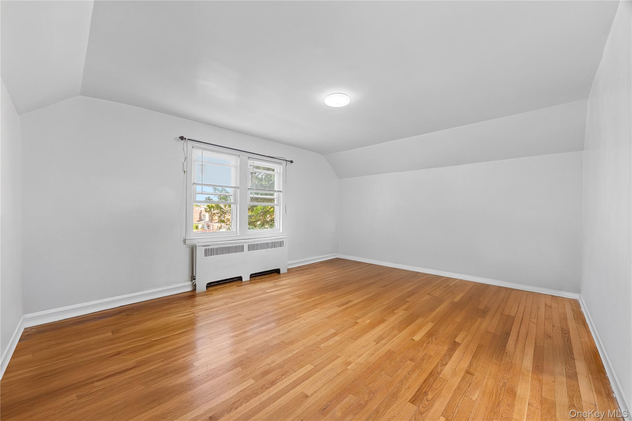 1054 Lydig Avenue, Bronx, NY 10461