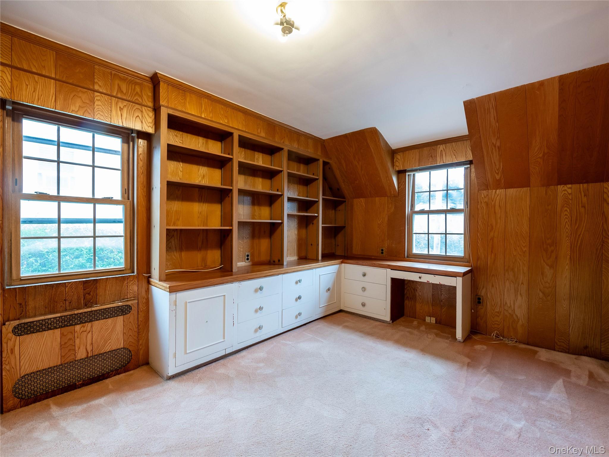 189 Nassau Avenue, Manhasset, NY 11030