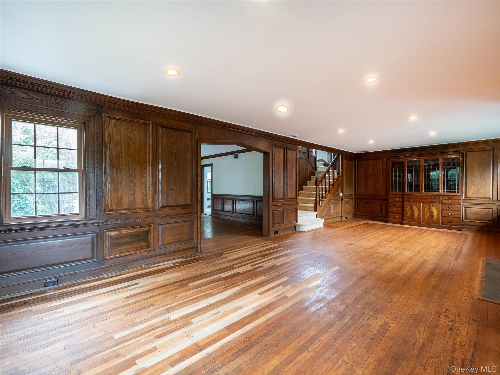 189 Nassau Avenue, Manhasset, NY 11030