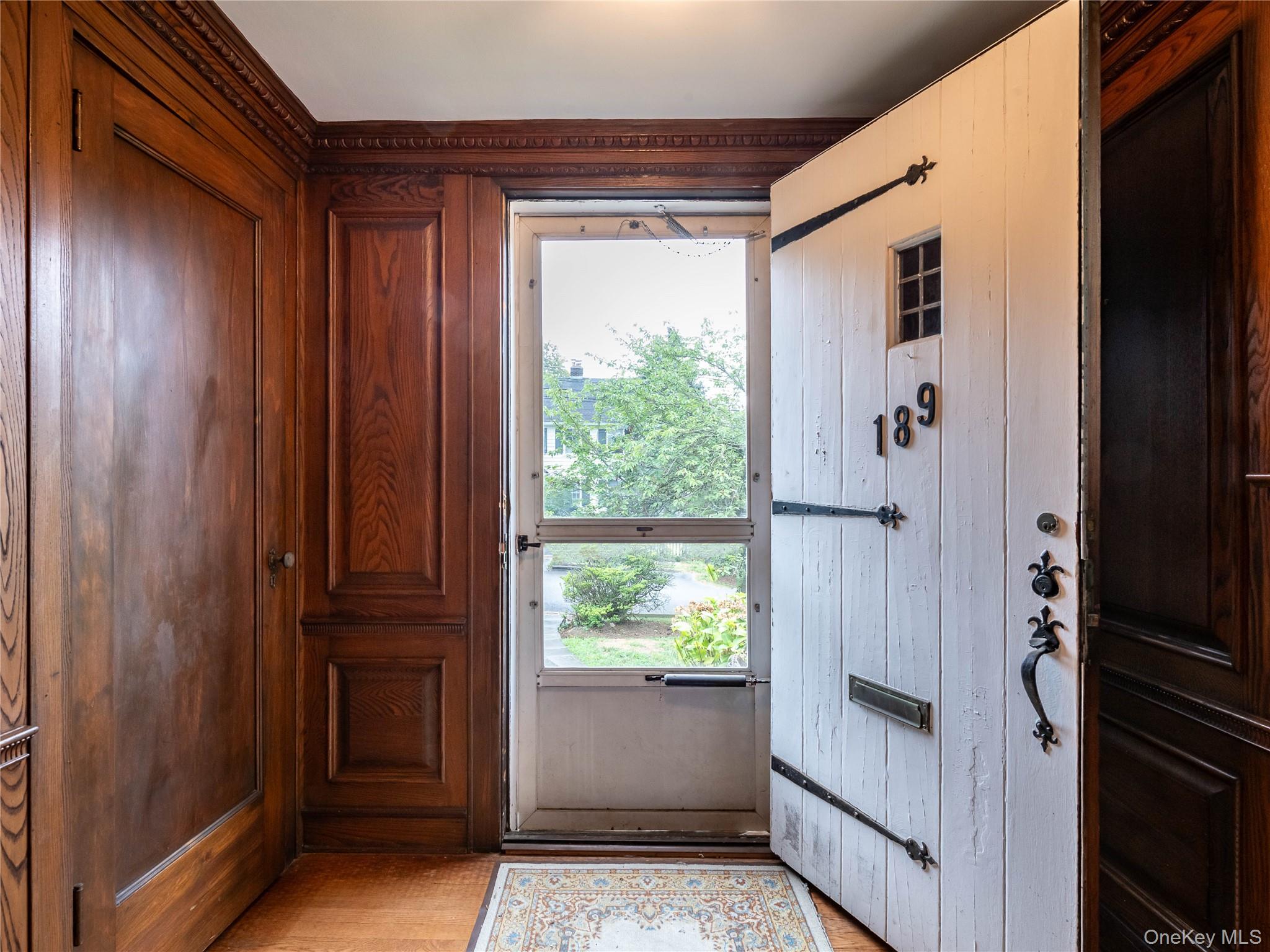 189 Nassau Avenue, Manhasset, NY 11030