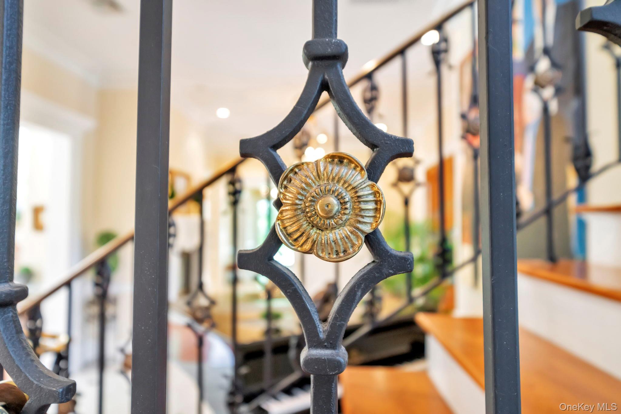 1111 Stoddart Court, Locust Valley, NY 11560