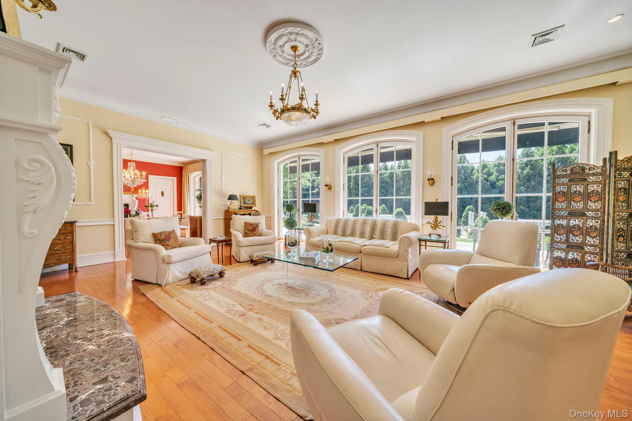 1111 Stoddart Court, Locust Valley, NY 11560