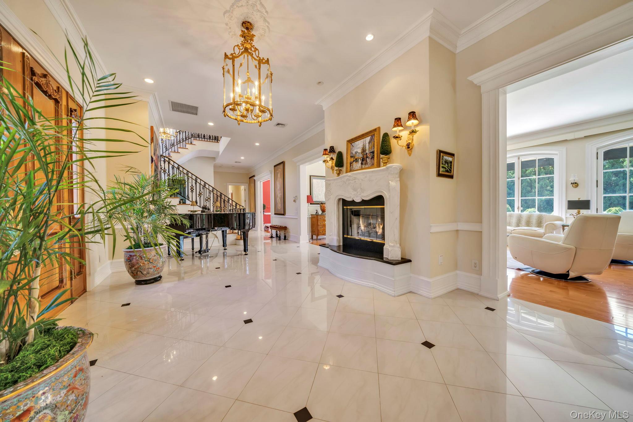 1111 Stoddart Court, Locust Valley, NY 11560