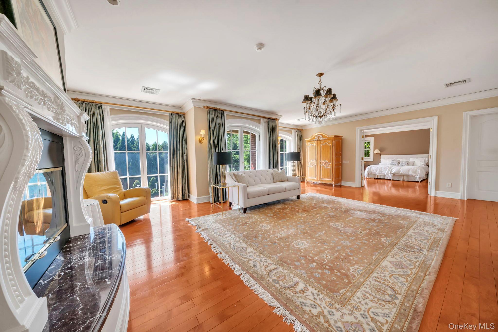 1111 Stoddart Court, Locust Valley, NY 11560