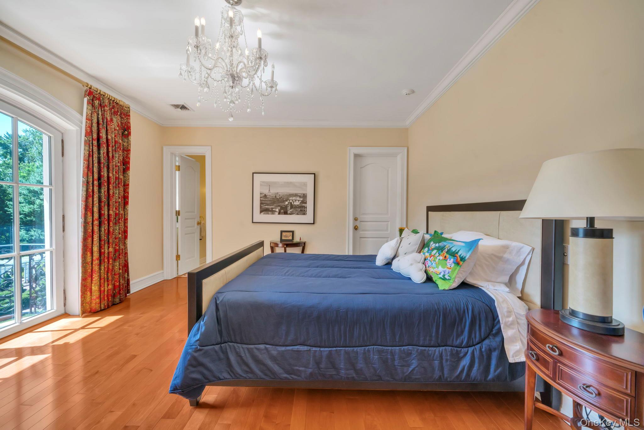 1111 Stoddart Court, Locust Valley, NY 11560