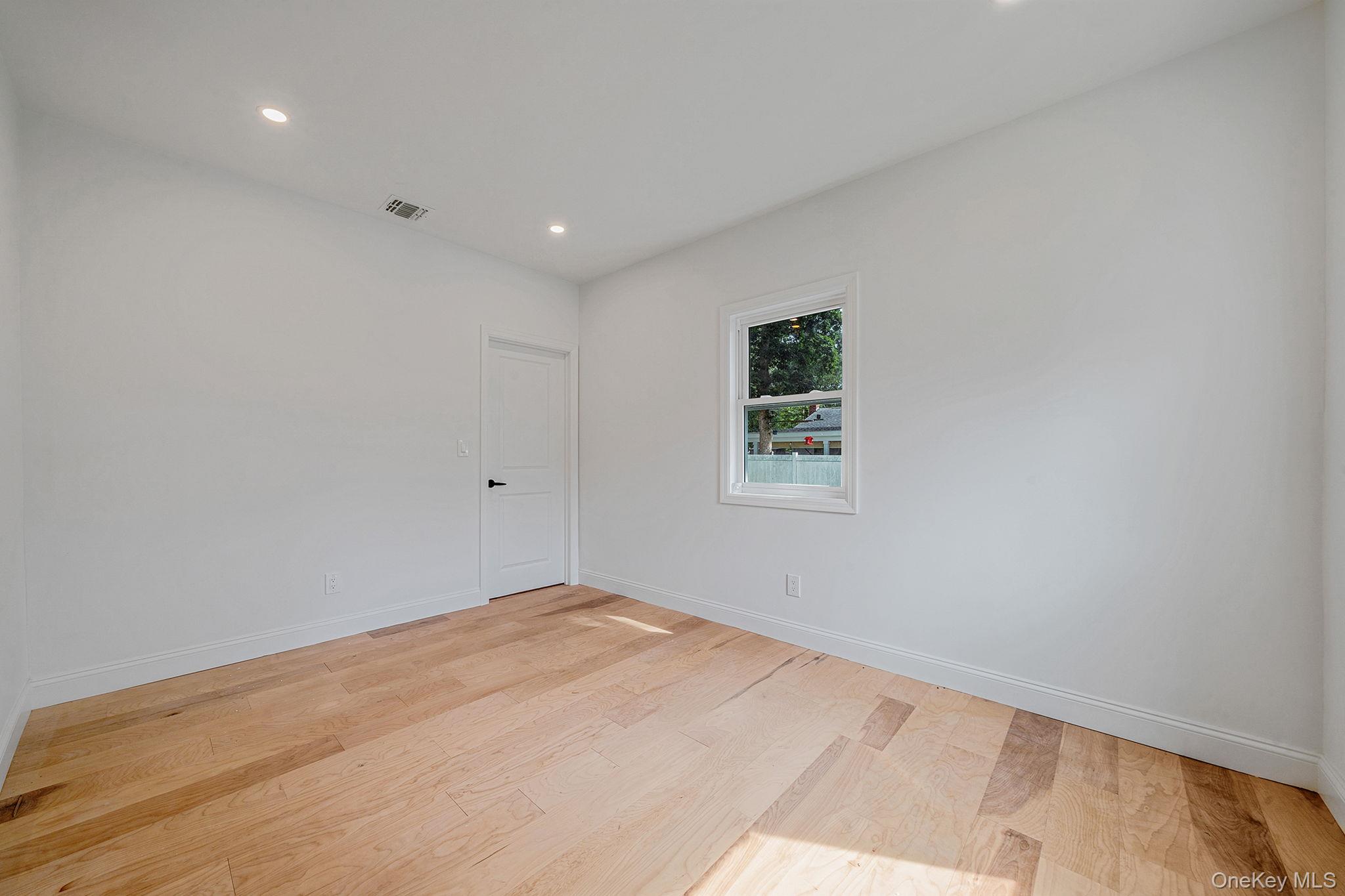 220 Peekskill Avenue, Medford, NY 11763